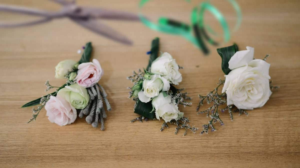 how to make corsages for weddings