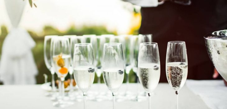 How To Serve Alcohol At A Wedding Without A Bartender