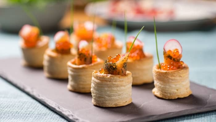 Is hors d'oeuvres appetizer or starter?