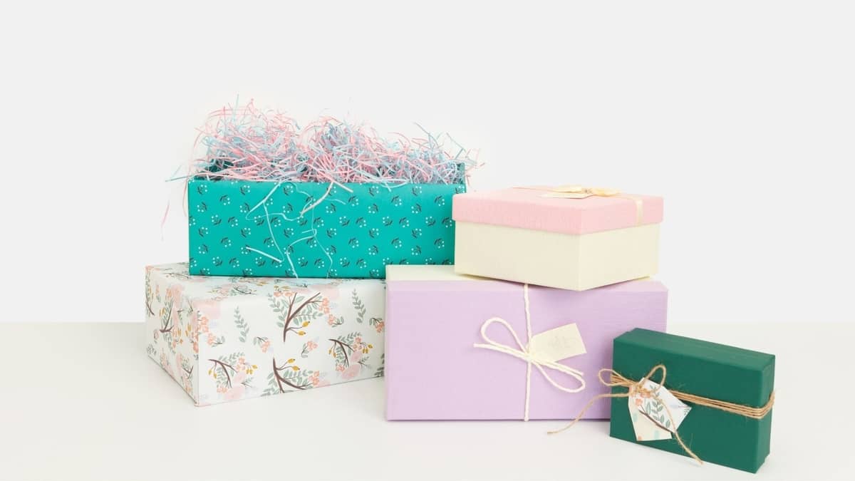 Linen Silk Anniversary Gift Ideas: Our Top Picks