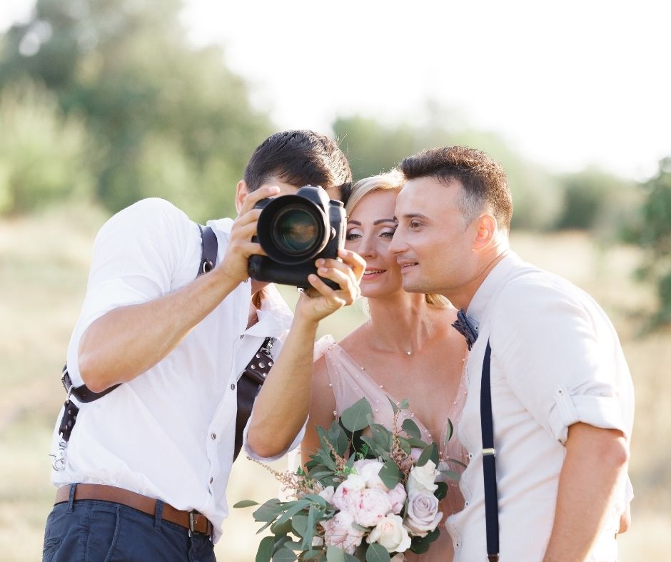 How to Book a Wedding Photographer?
