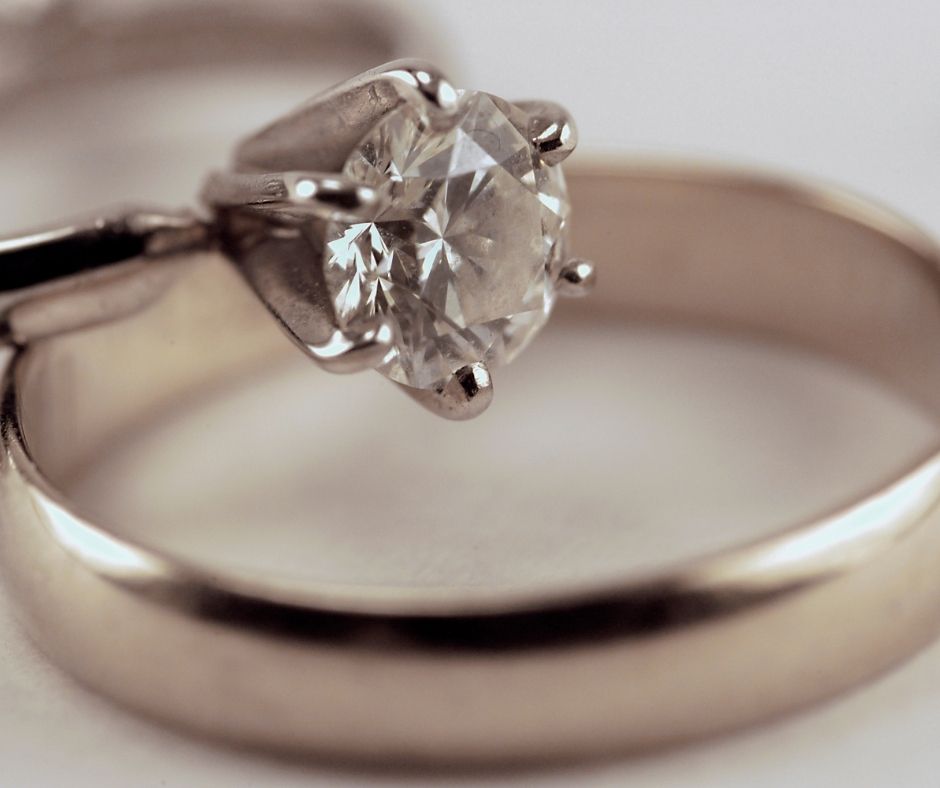 How to Match Engagement Ring with Wedding Band?