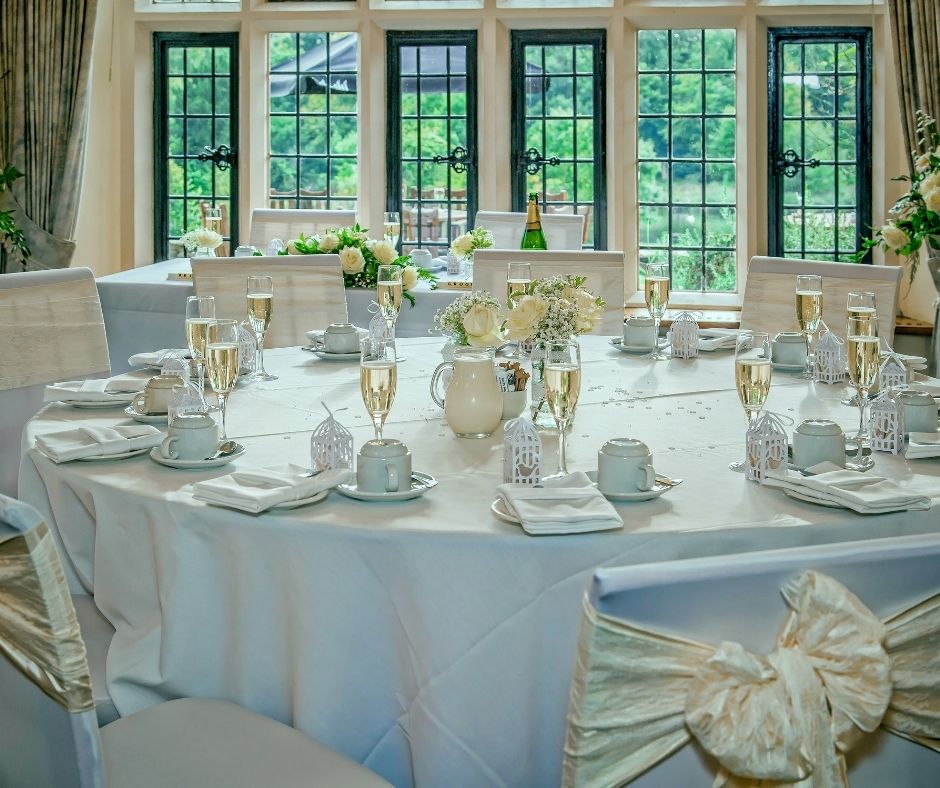How to Transform a Room for a Wedding Reception?
